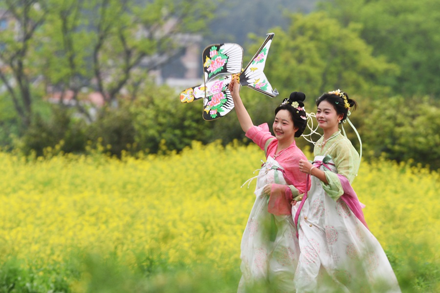 各地推出系列活动吸引游客——“花”为媒释放文旅消费潜能